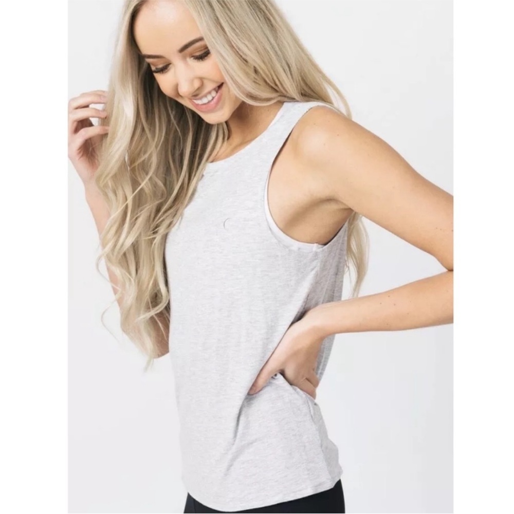 Zyia Active Swirl Tank Top Low Twist Back Activewear Size XL Light Gray
